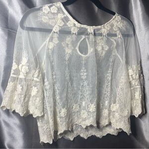White Floral Lace Embroidered Capelet Blouse Size Small • Beachy Boho Coverup